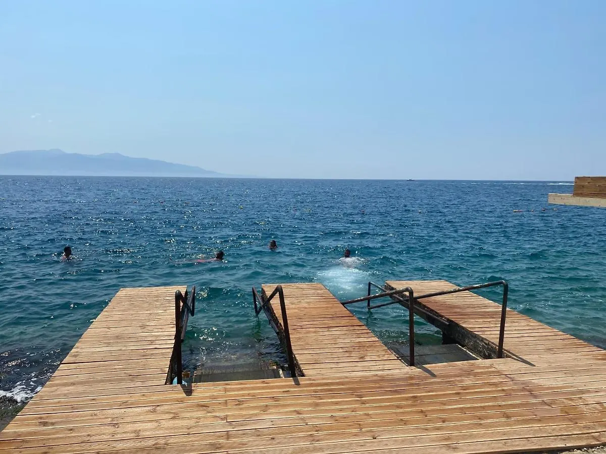Sarande Barracuda View Apartment 0*,